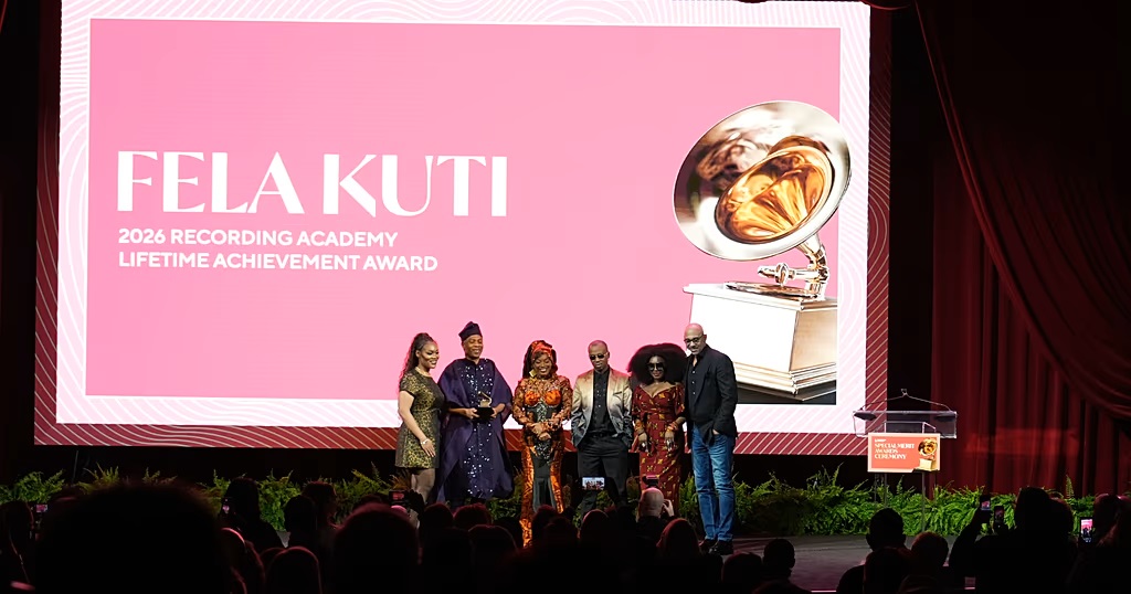 Grammy Awards: le président nigérian rend hommage à Fela Kuti, le roi de l'afrobeat