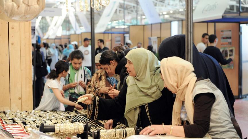 72004055-2 FRANCE: La justice autorise la tenue du rassemblement des Musulmans de France près de Paris